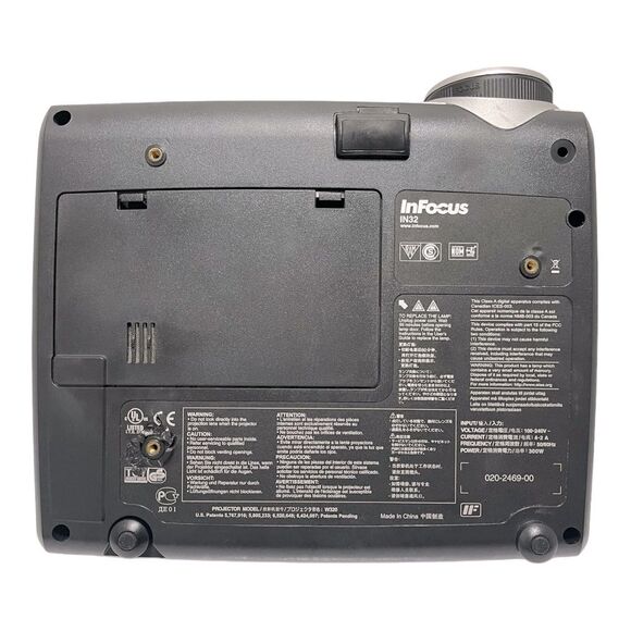 InFocus IN32 DLP LCD Projector with Carry Case - Picture 8 of 15